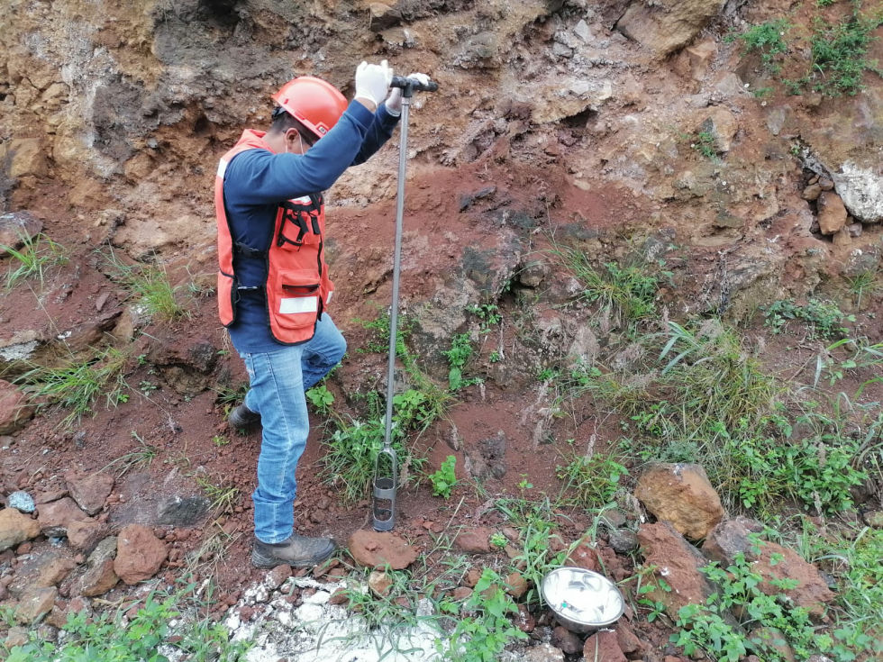 Análisis de Metales en Suelo